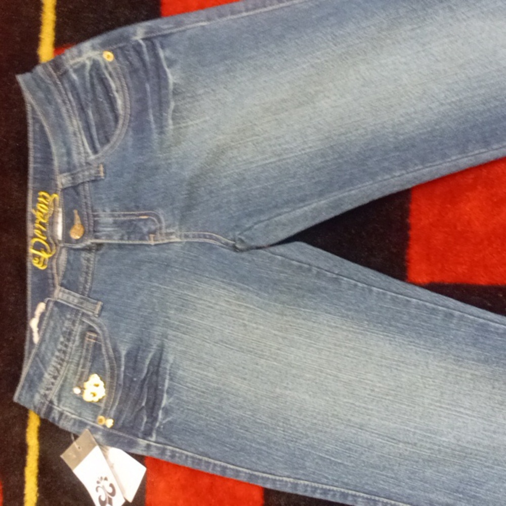 Dereon Jeans - Picture 4 of 16